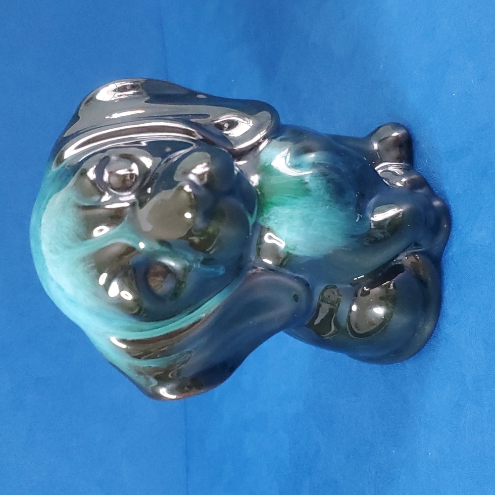 Beautiful Vintage Blue Mountain Pottery Puppy 5" x 4"